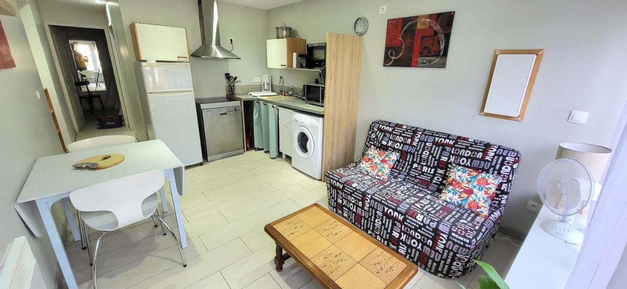 Residences Les Sansonnets "Appartements & Studios" Jonzac Exteriör bild