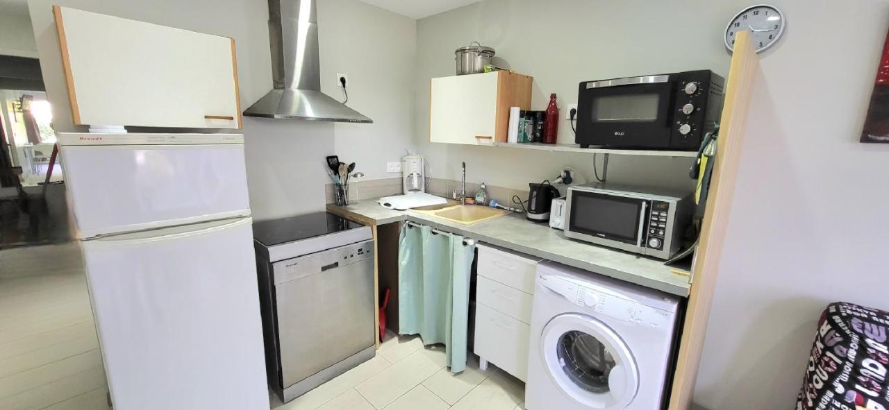 Residences Les Sansonnets "Appartements & Studios" Jonzac Exteriör bild