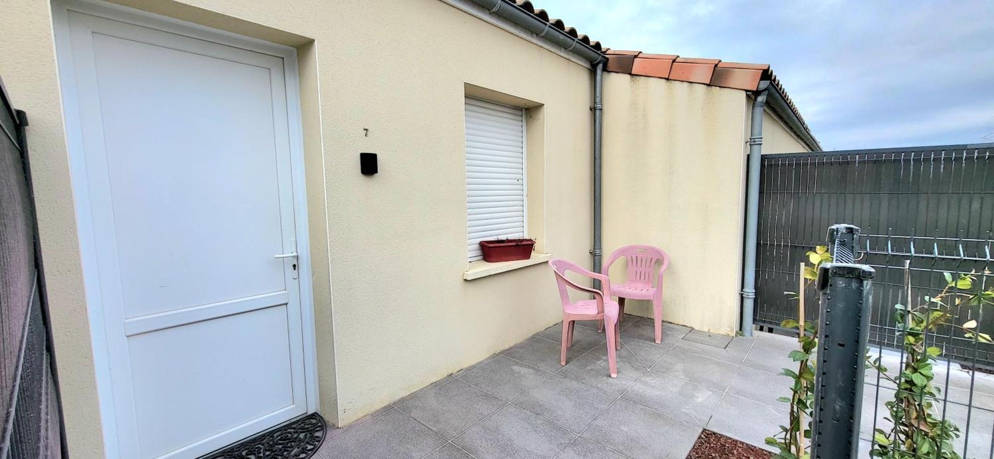 Residences Les Sansonnets "Appartements & Studios" Jonzac Exteriör bild