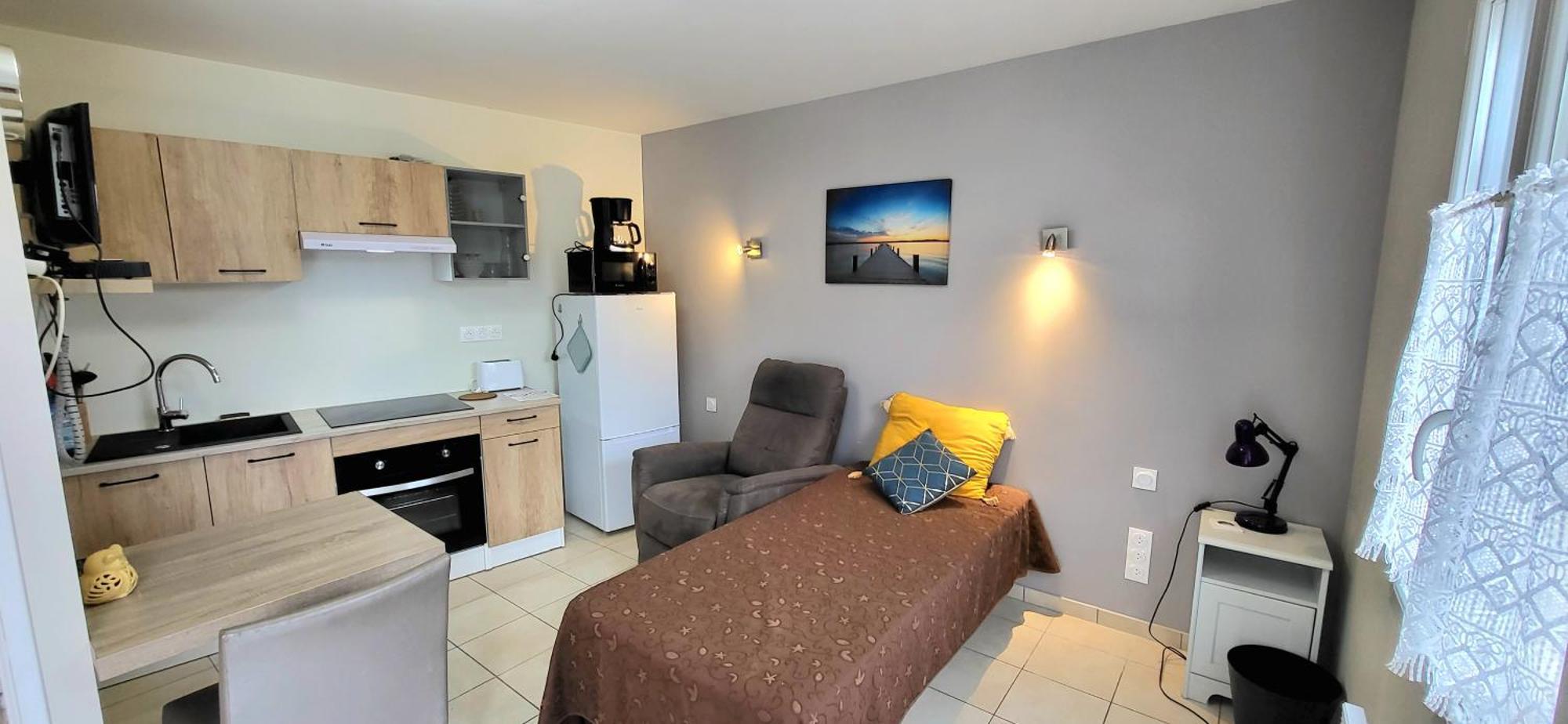 Residences Les Sansonnets "Appartements & Studios" Jonzac Exteriör bild