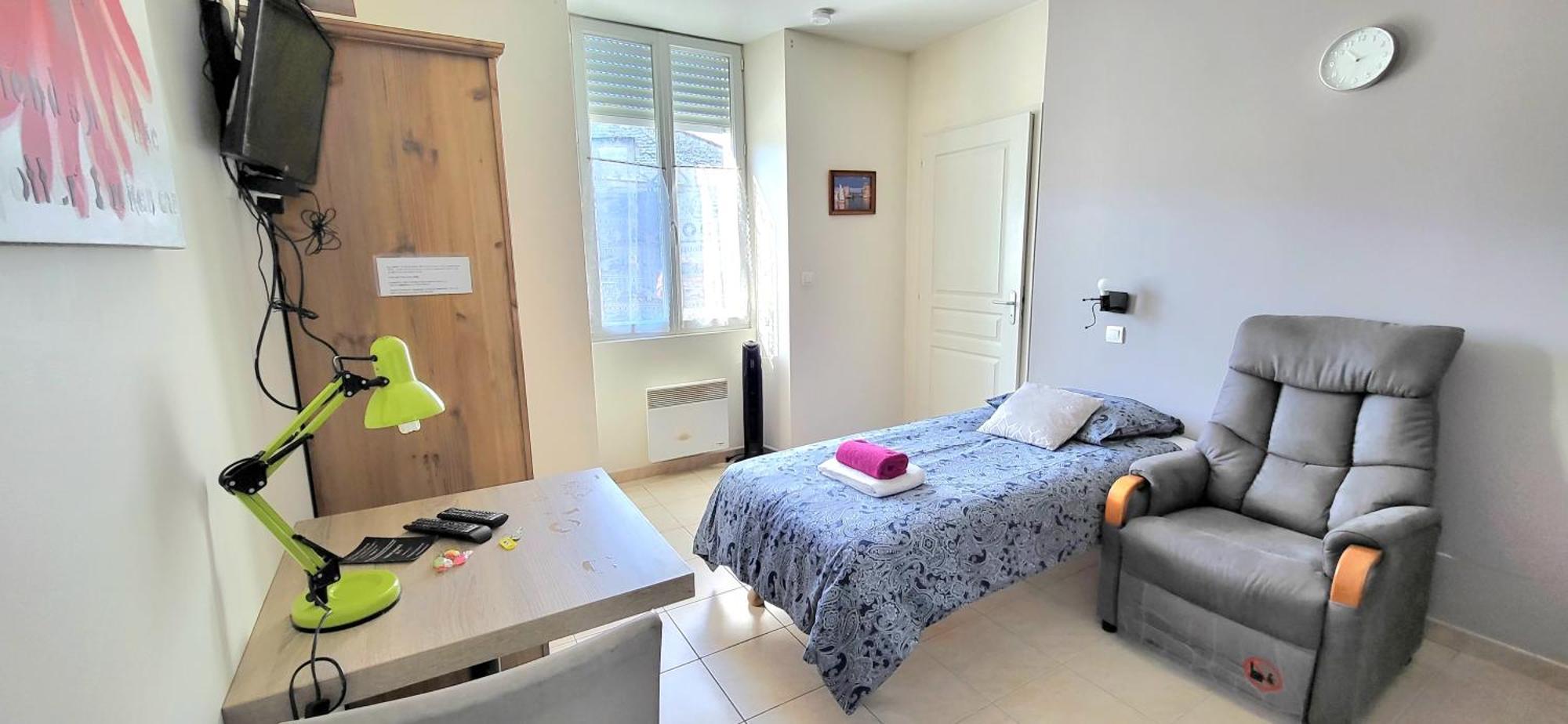 Residences Les Sansonnets "Appartements & Studios" Jonzac Exteriör bild